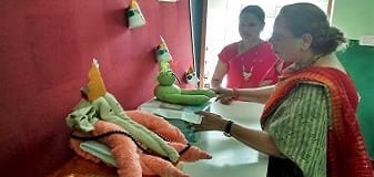 ||17 September 2015||Craft class being taken by Ms. Rekha in SOUL Gokul Vidyapeeth.